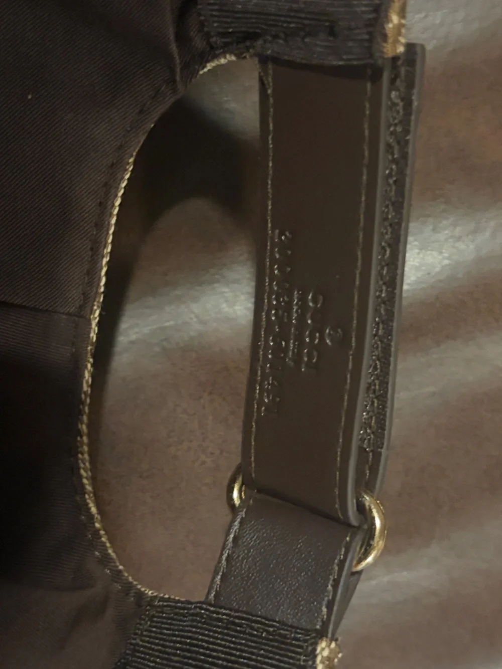 Gucci **unisex equally